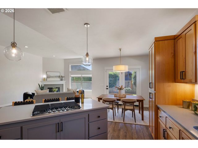 839 LUPINE St, Springfield, OR 97477