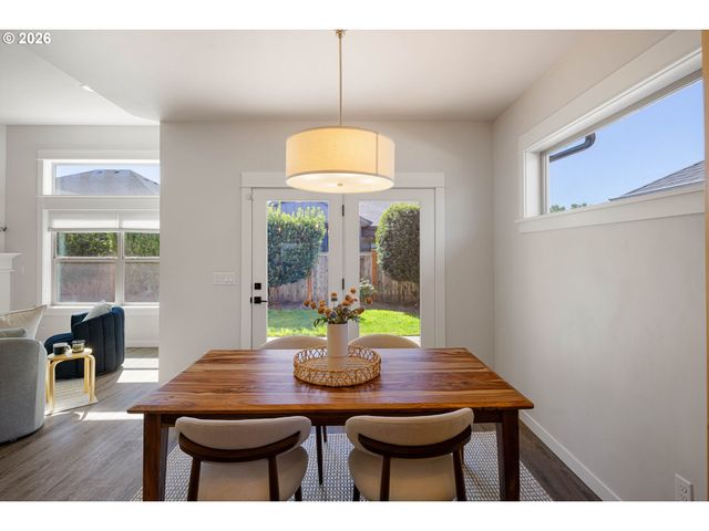 839 LUPINE St, Springfield, OR 97477