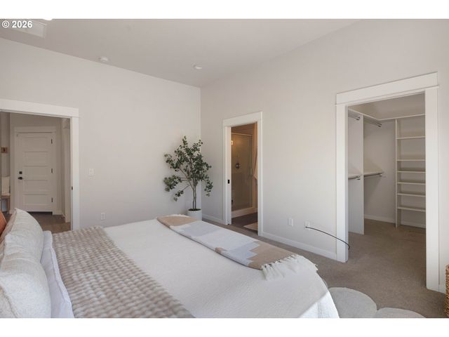 839 LUPINE St, Springfield, OR 97477