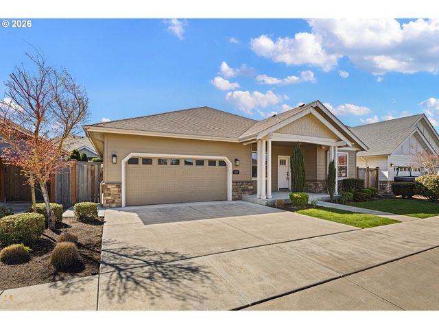 839 LUPINE St, Springfield, OR 97477