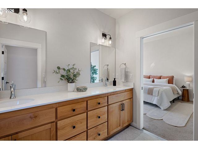 839 LUPINE St, Springfield, OR 97477