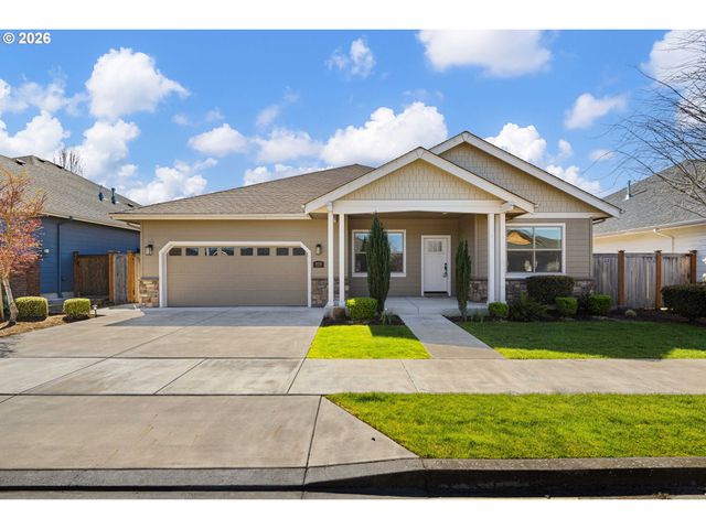 839 LUPINE St, Springfield, OR 97477