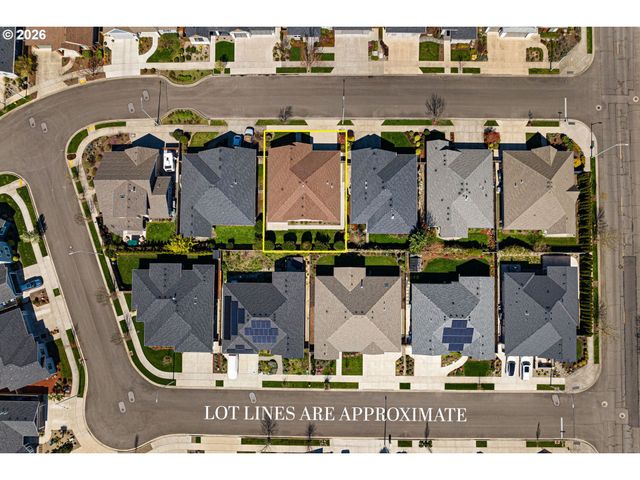 839 LUPINE St, Springfield, OR 97477