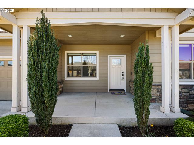 839 LUPINE St, Springfield, OR 97477