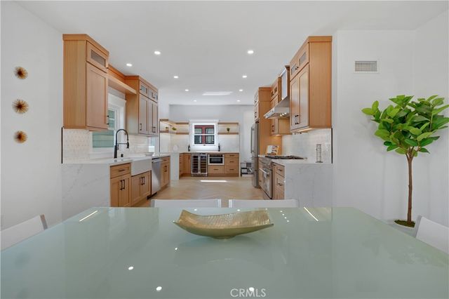 1800 S Oxford, Los Angeles, CA 90006