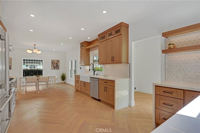 1800 S Oxford, Los Angeles, CA 90006