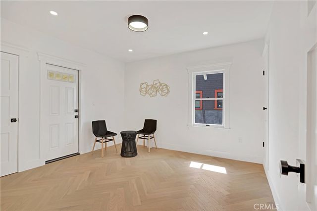 1800 S Oxford, Los Angeles, CA 90006