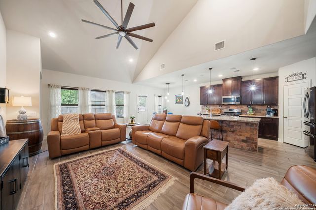 5112 Arrow, Marion, TX 78124