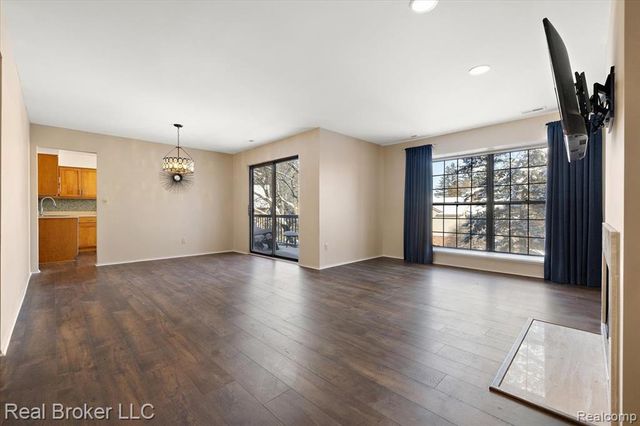 36952 Ridgedale Court, Farmington, MI 48331