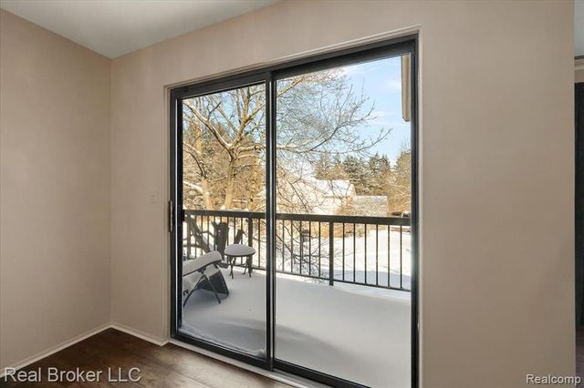 36952 Ridgedale Court, Farmington, MI 48331