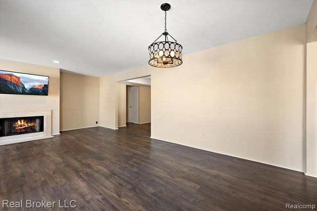 36952 Ridgedale Court, Farmington, MI 48331