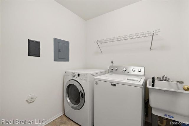 36952 Ridgedale Court, Farmington, MI 48331