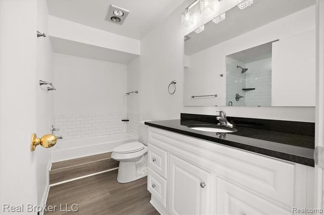 36952 Ridgedale Court, Farmington, MI 48331