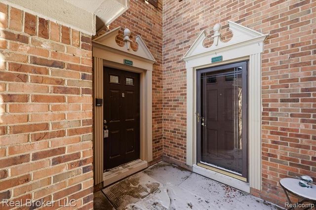 36952 Ridgedale Court, Farmington, MI 48331