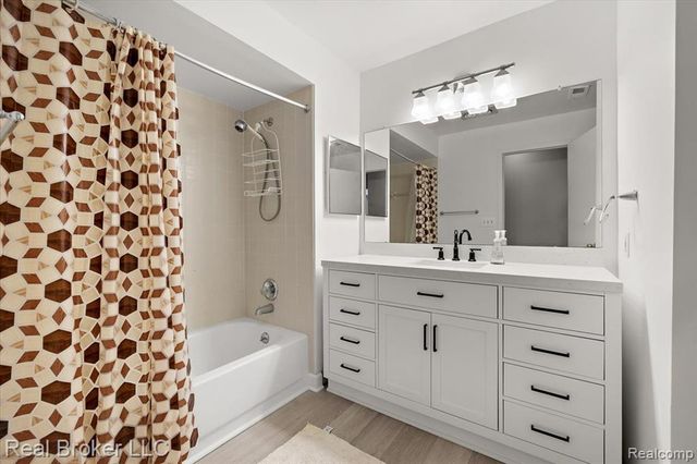 36952 Ridgedale Court, Farmington, MI 48331