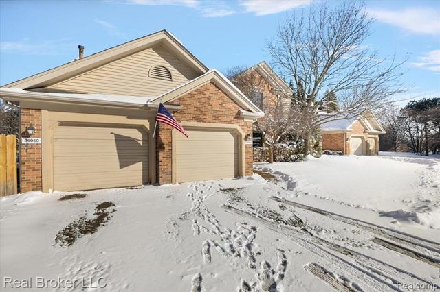 36952 Ridgedale Court, Farmington, MI 48331
