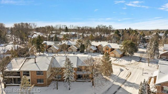 36952 Ridgedale Court, Farmington, MI 48331