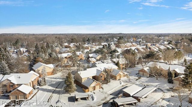 36952 Ridgedale Court, Farmington, MI 48331