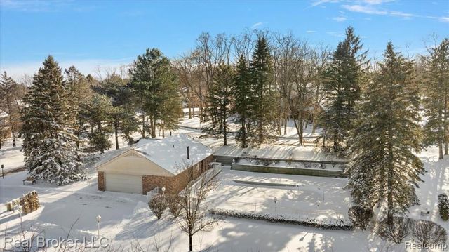 36952 Ridgedale Court, Farmington, MI 48331