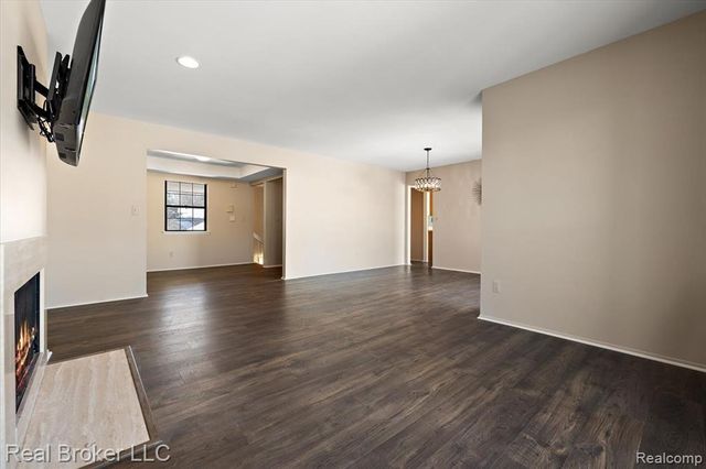 36952 Ridgedale Court, Farmington, MI 48331