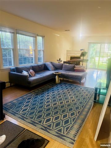 82 Hickory Court, Tenafly, NJ 07670