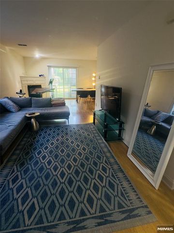 82 Hickory Court, Tenafly, NJ 07670