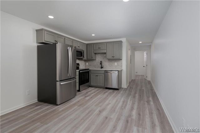 1212 12th 8, Tuscaloosa, AL 35401