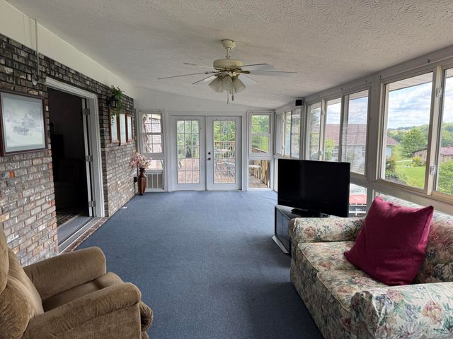 3604 Debra Drive, Somerset, KY 42503