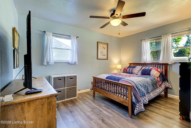 13418 Kinross Blvd, Louisville, KY 40272