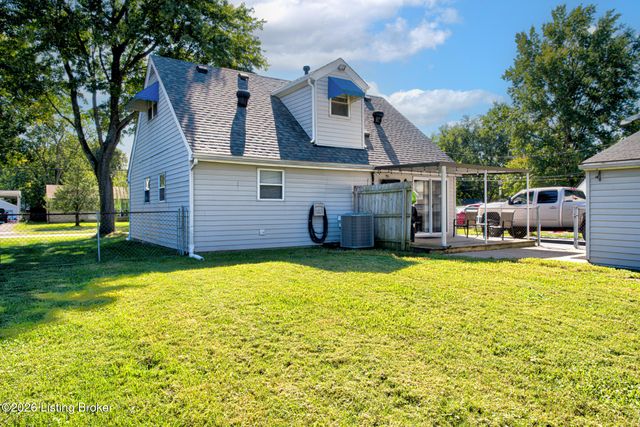 13418 Kinross Blvd, Louisville, KY 40272