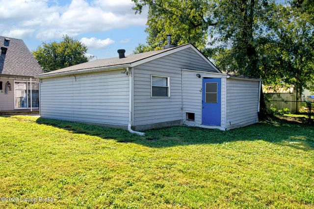 13418 Kinross Blvd, Louisville, KY 40272