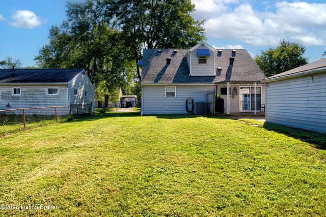 13418 Kinross Blvd, Louisville, KY 40272
