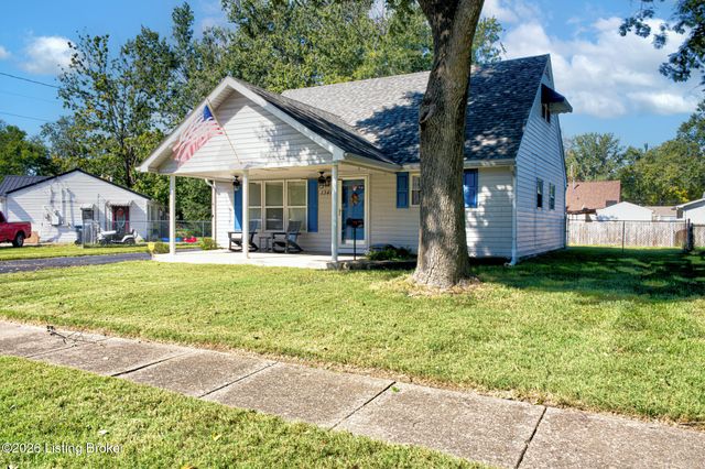 13418 Kinross Blvd, Louisville, KY 40272