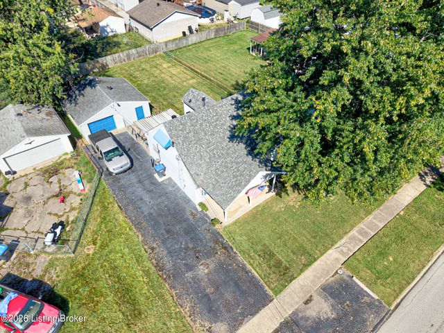 13418 Kinross Blvd, Louisville, KY 40272