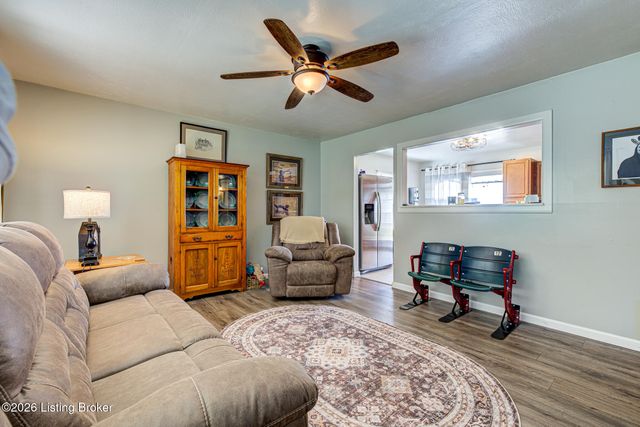 13418 Kinross Blvd, Louisville, KY 40272