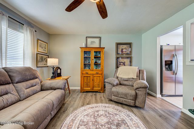 13418 Kinross Blvd, Louisville, KY 40272
