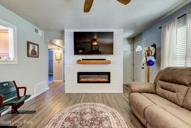 13418 Kinross Blvd, Louisville, KY 40272