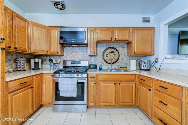 13418 Kinross Blvd, Louisville, KY 40272