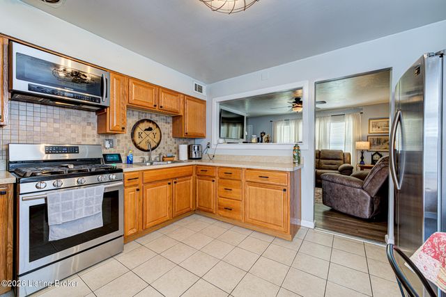 13418 Kinross Blvd, Louisville, KY 40272