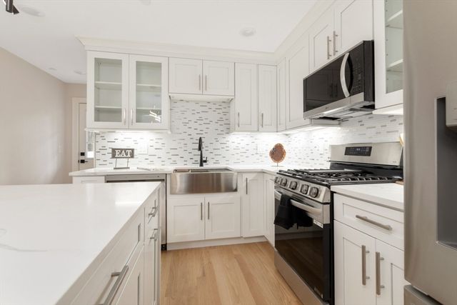 157 Boston Ave 1, Somerville, MA 02144