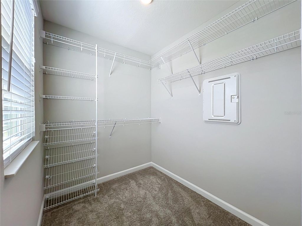 Image 11 of property listing at 4298 CAMPSITE LOOP, Orlando, FL 32824