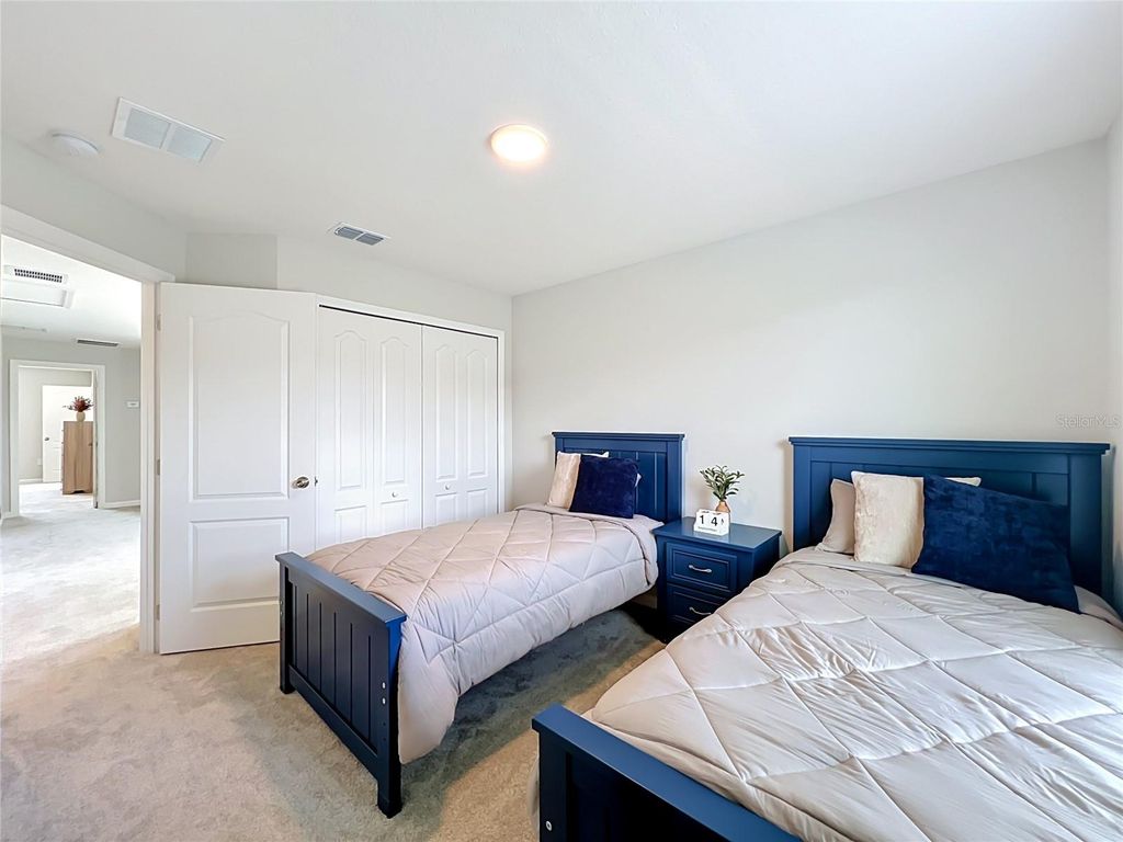 Image 15 of property listing at 4298 CAMPSITE LOOP, Orlando, FL 32824