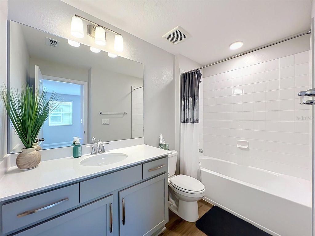 Image 18 of property listing at 4298 CAMPSITE LOOP, Orlando, FL 32824