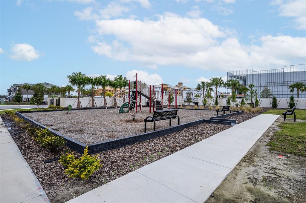 Image 36 of property listing at 4298 CAMPSITE LOOP, Orlando, FL 32824