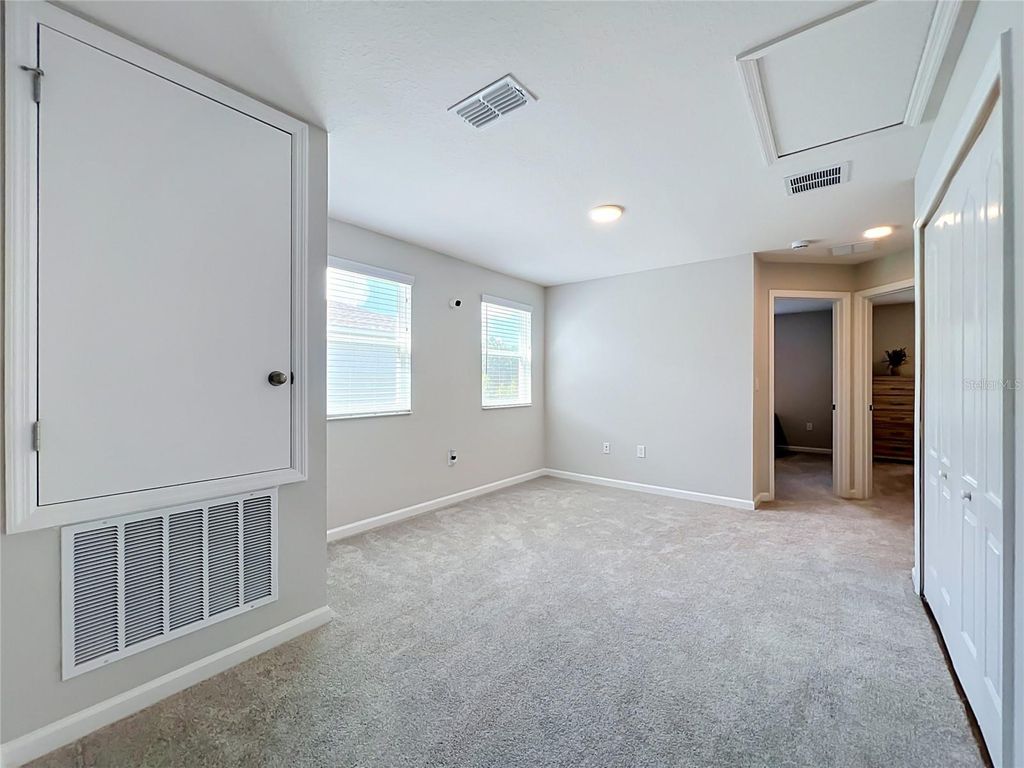 Image 9 of property listing at 4298 CAMPSITE LOOP, Orlando, FL 32824