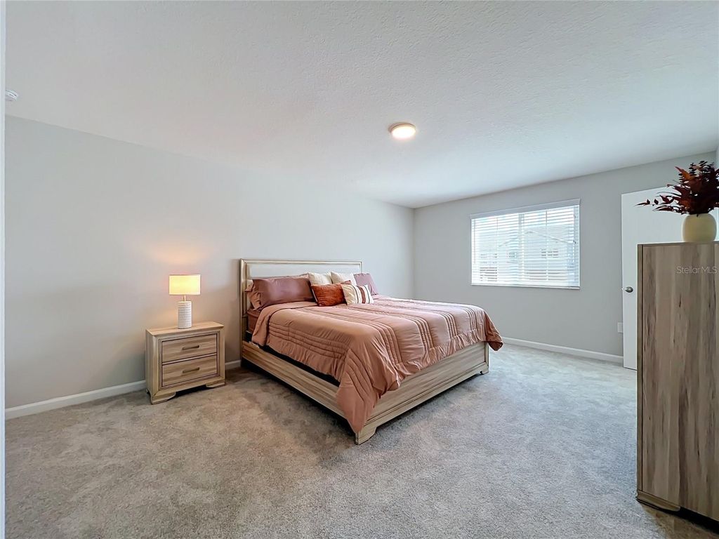 Image 10 of property listing at 4298 CAMPSITE LOOP, Orlando, FL 32824