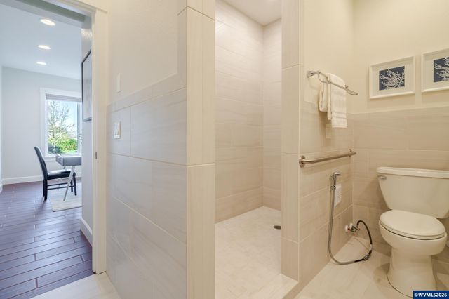 2998 NE Zuhlke Ln, Albany, OR 97321