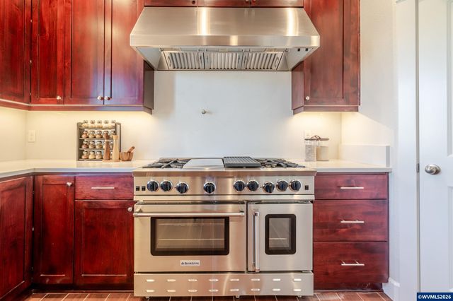 2998 NE Zuhlke Ln, Albany, OR 97321