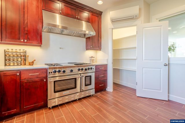 2998 NE Zuhlke Ln, Albany, OR 97321