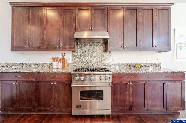 2998 NE Zuhlke Ln, Albany, OR 97321